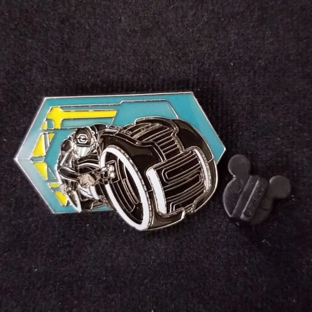 Disney Pin Tron Legacy Sam Flynn On Light Cycle ONLY Mystery Collection 81652 BB